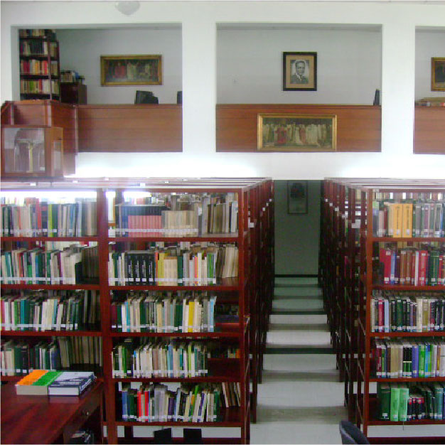 Biblioteca Derecho y Ciencias Políticas - Arturo Valencia Zea - Foto