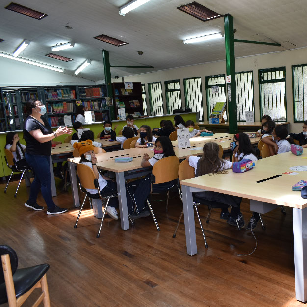 Biblioteca Colegio IPARM - Foto